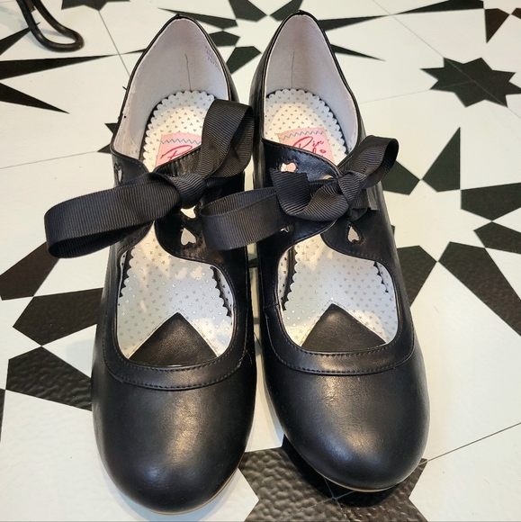 Pinup Couture Black Heart Heels Size 9 - Picture 3 of 4